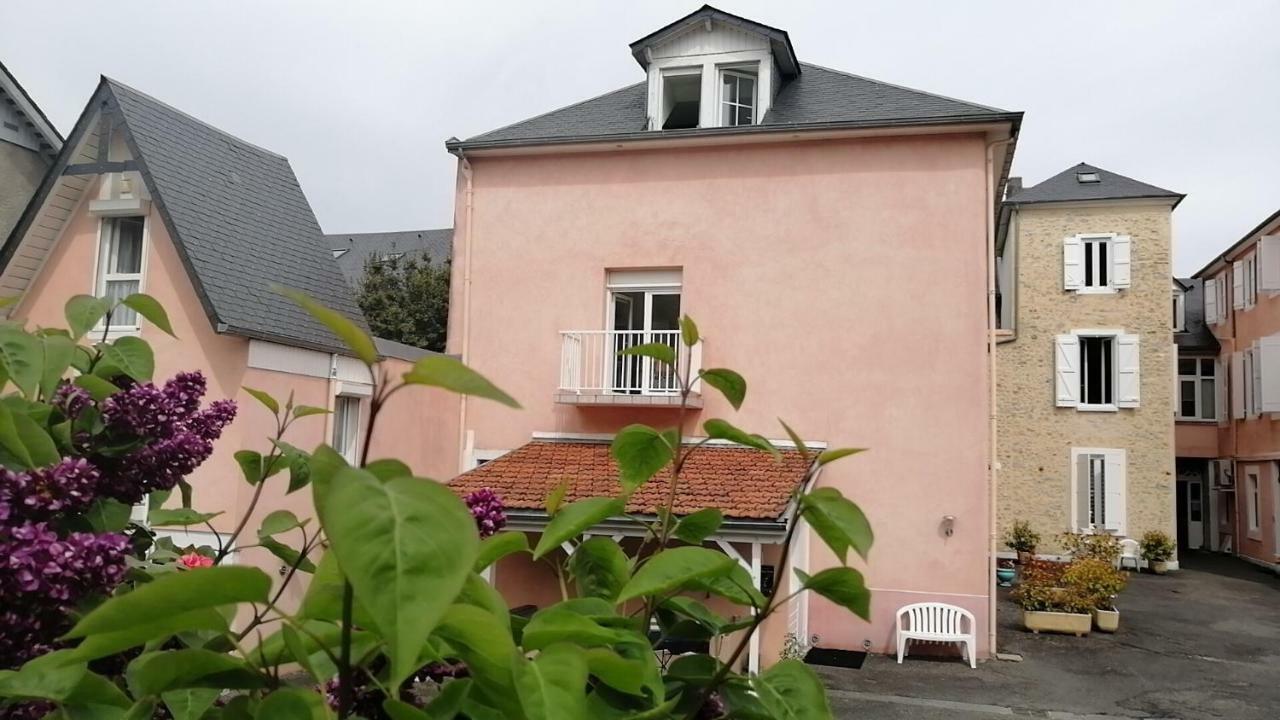 Ana * Bagnères-de-Bigorre